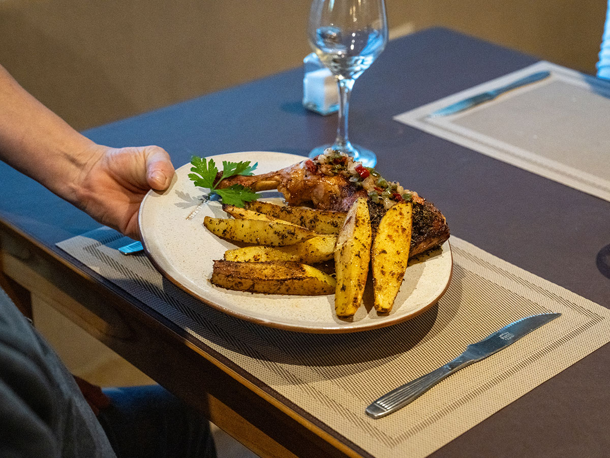 Restaurante Tierra Tehuelche El Calafate — Vista al Lago Argentino 1