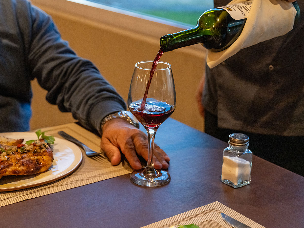 Restaurante Tierra Tehuelche El Calafate — Vista al Lago Argentino 3